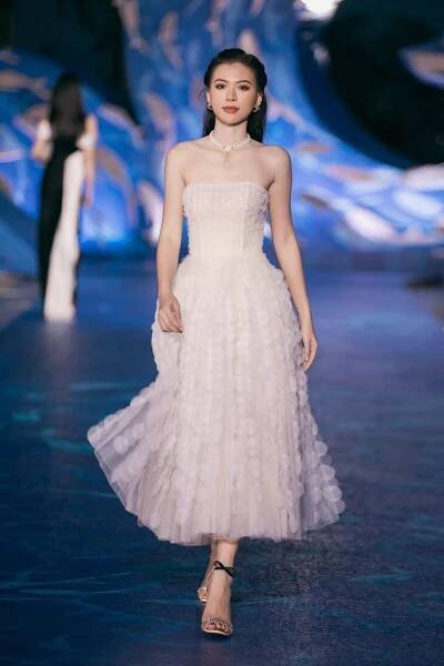 Pre-fall 23 – LE THANH HOA