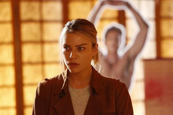 Lucifer - Výlet do města nožů - Z filmu - Lauren German