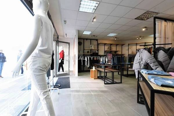 PRONÁJEM KOMERČNÍHO PROSTORU 68,56 M2, PŘÍZEMÍ - OC MAXIM STRAKONICE - Č. 15