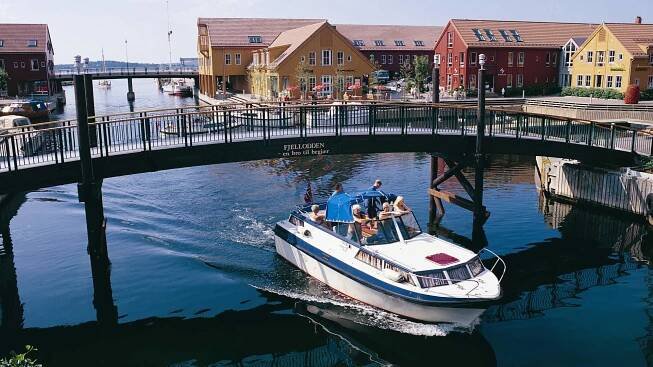 Fiskebrygga og Gravanekanalen