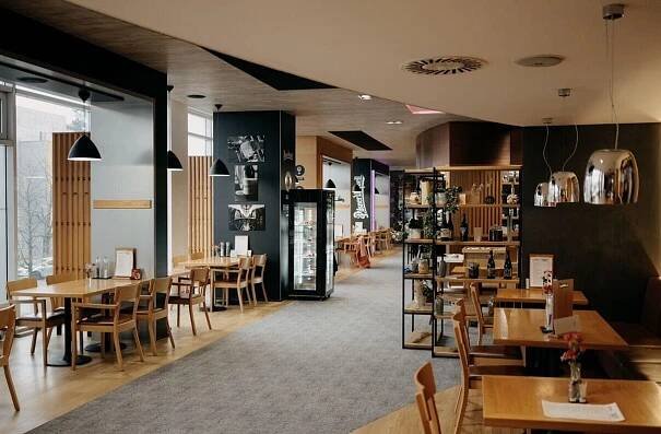 RESTAURACE — STEELHOUSE