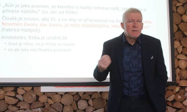 Hospodská mše v Břevnově připravila o místo vikáře od Salvátora. Natrvalo?