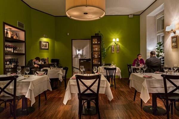 Restaurace Per Te, Restaurace Per Te Vám odhalí tajemství pravé středomořské kuchyně v jedné z nejkrásnějších částí Prahy - Královských Vinohradech.