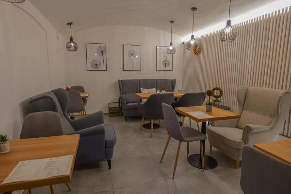 Salónek - Café V zahradě