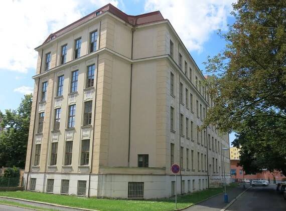 Hotelová škola, Obchodní akademie a Střední průmyslová škola, Teplice foto 2