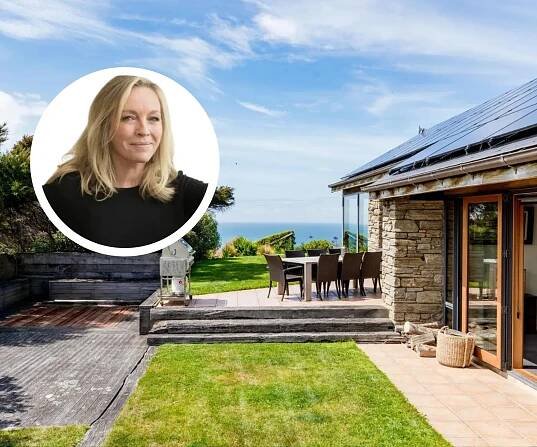 Gold Logie Hall of Famer, Rebecca Gibney “reluctantly” sells her idyllic Dunedin home