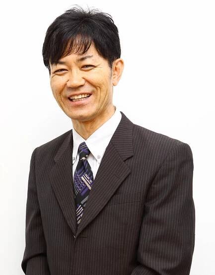 社会保険労務士 屋良　賢治