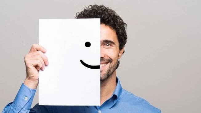 Sangvinik je optimistická, komunikativní osobnost se smyslem pro humor. Má ale také negativní vlastnosti