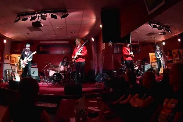 Foto: Demian Band, Bounty Rock Cafe, Olomouc, 9. 4. 2019