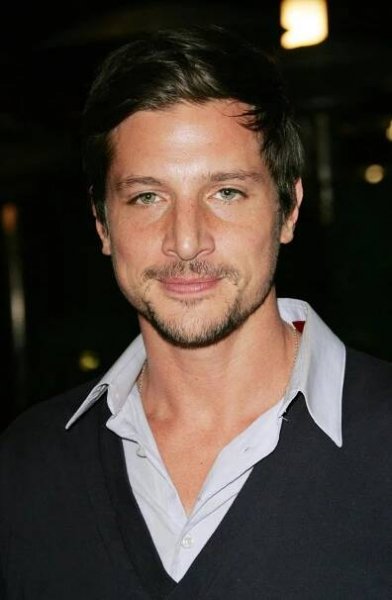 Simon Rex fotka