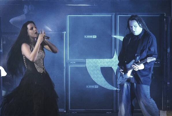 Soubor:Evanescence lezenith.jpg – Wikipedie