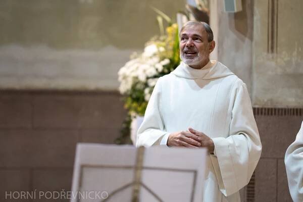 Schola Gregoriana Pragensis zpívala ve Vizovicích k poctě svaté Ludmily - Horní Podřevnicko