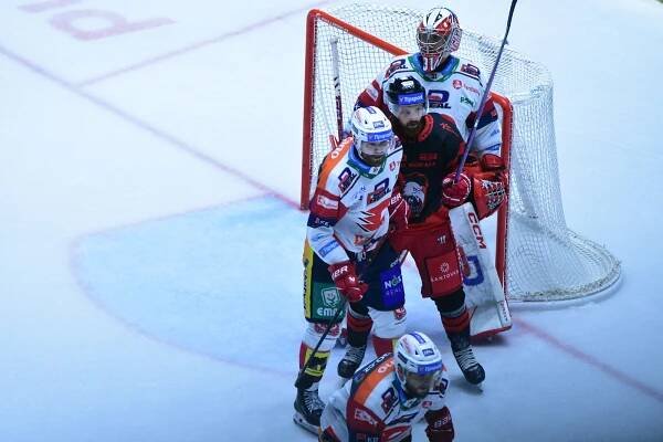Pardubice v přeházené sestavě zdolaly Olomouc. Vomáčka čaroval v brance