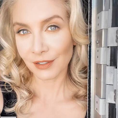 Cute Elizabeth Mitchell lizmitchellfc photo