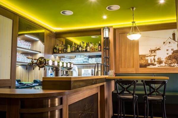 Omega Bar - místo, kde se budeš cítit jako doma