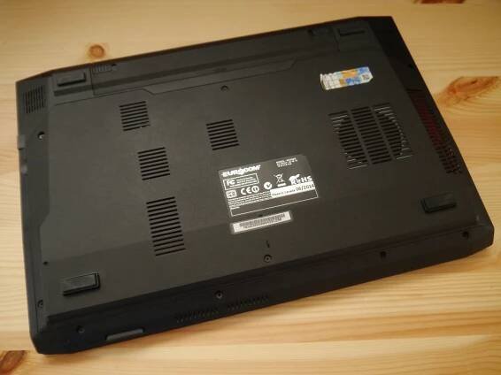 13palcový herní notebook Eurocom Monster 4.0 s 3200×1800 IPS displejem v testu - 13palcový herní notebook Eurocom Monster