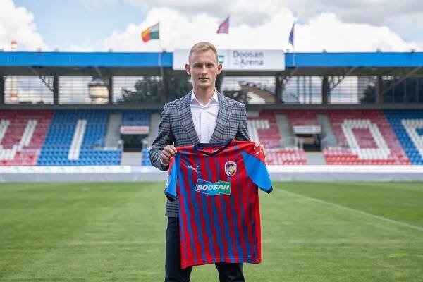 Nová posila v dresu FC Viktoria Plzeň, klub získal univerzála Ondřeje Mihálika