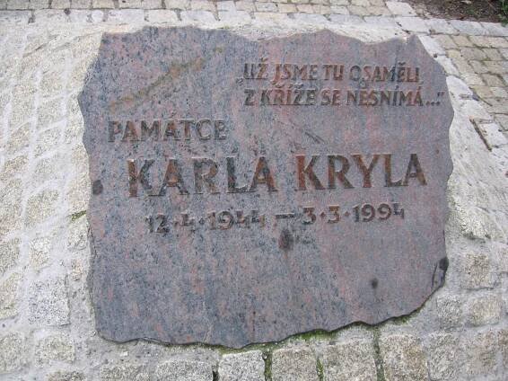Soubor:Karel Kryl - pamětní deska v Novém Jičíně.JPG – Wikipedie