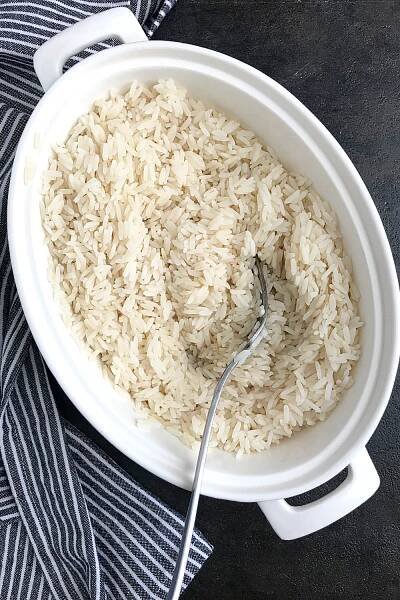 How to cook rice; oven Cooked white rice in a dish