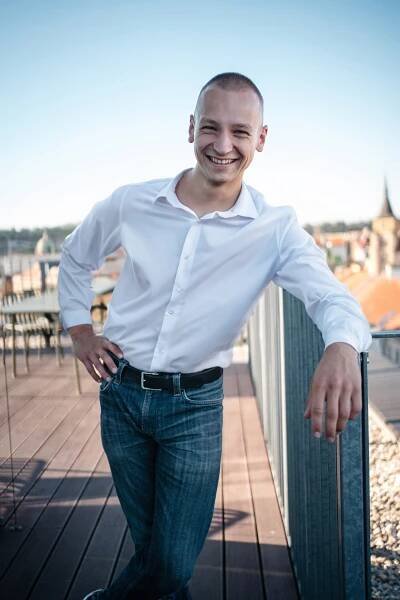 Flatbee | Kupujeme, rekonstruujeme a prodáváme činžovní domy