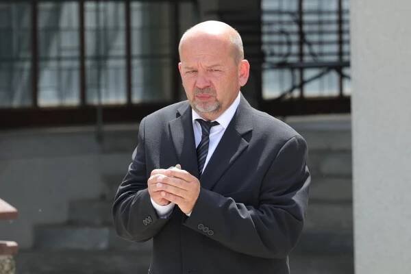 Pohřeb meteorologa Jana Šrámka (†48): Honzu si vzalo nebe, smutnil moderátor Řezníček