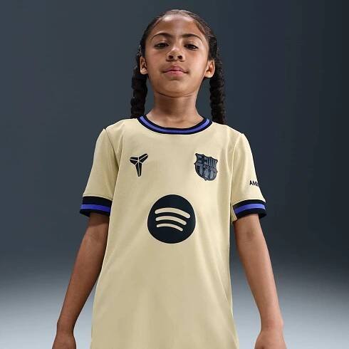 Replika venkovní fotbalového dresu Kobe Dri-FIT FC Barcelona Stadium 2025/26 pro větší děti