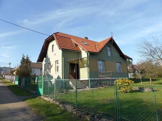 Rodinný dům s pozemkem 1.036 m2 ve Strašicích u Rokycan | Úvod