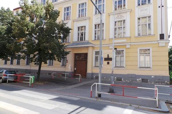 Základní škola Karla Čapka, Praha 10, Kodaňská 16/658 foto 1