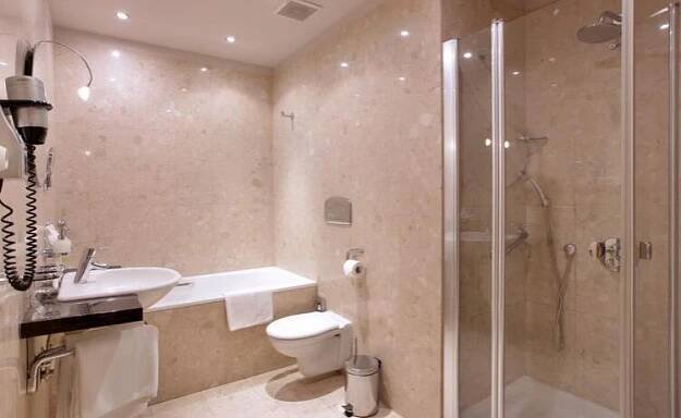 Absolutum Wellness Hotel - koupelna