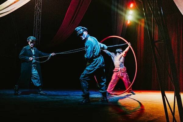 Monika Jetelová - Ohana horor cirkus