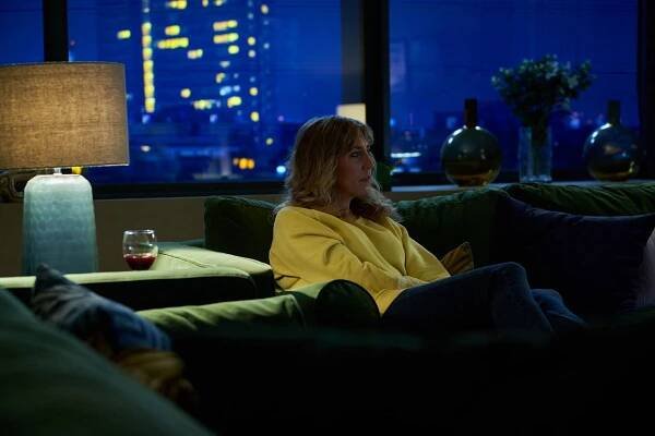 Rodiče - Žádní přátelé - Z filmu - Daisy Haggard