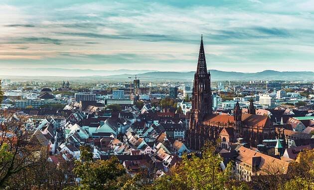 Titelbild auf Studienortseite "duales Studium Freiburg": Stadtblick