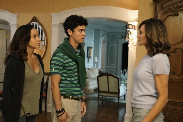 Nepohádky - Chapter 6: Guilt - Z filmu - Dania Ramirez, Davi Santos, Polly Draper