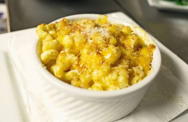 Hilltop Restaurant Food Macoroni and Cheese Bake