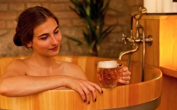Sauna, pivní lázeň i neomezená konzumace piva
