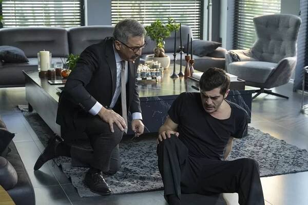 Dvojí tvář lásky - Epizoda 8 - Z filmu - Cem Davran, Burak Deniz