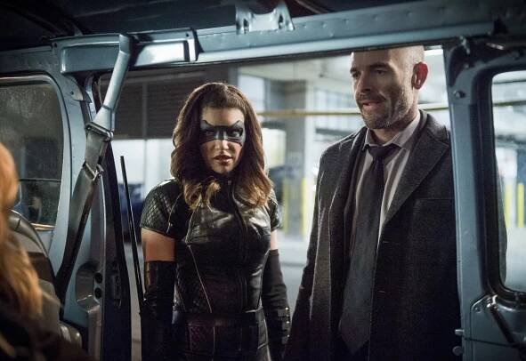Arrow - Ďáblův nejlepší trik - Z filmu - Juliana Harkavy, Paul Blackthorne