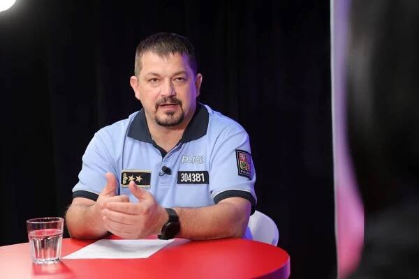 Masivní opatření kvůli hokejové mánii v Česku: Bezletová zóna a policisté s dlouhými zbraněmi