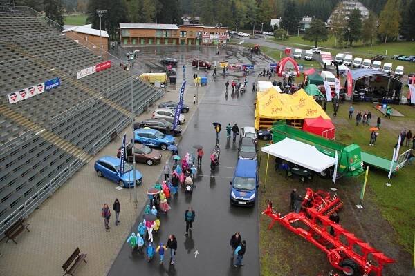 VIDEO: Zetory překonaly rekord, Novým Městem jich projelo 134
