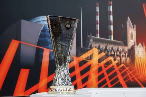 Los Evropské ligy: Slavia v Edenu přivítá Ajax, do Plzně zavítá Manchester United