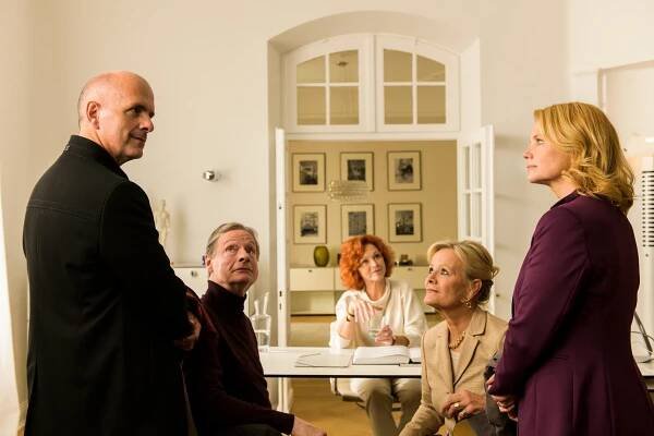 Merz gegen Merz - Der Vertrag - Z filmu - Christoph Maria Herbst, Michael Wittenborn, Heike Trinker, Claudia Rieschel, Annette Frier