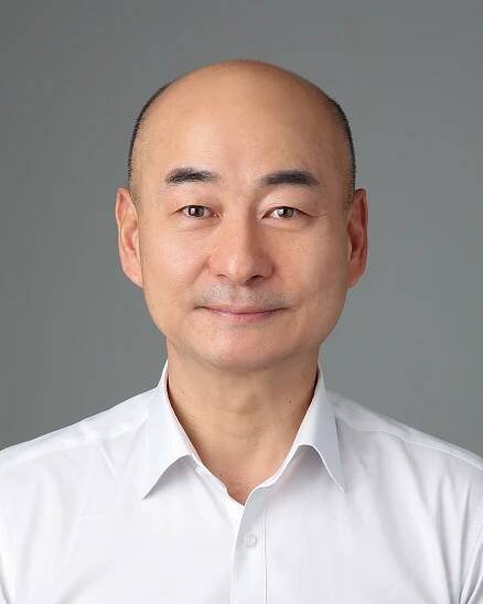 Mr. Sang Hoon Lee / Mr. Sang Hoon Lee, Hankook Tire & Technology, President and CEO / File size: 1 MB