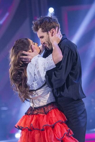 Jiskřilo to mezi nimi? Fešák David Svoboda a jeho sexy tanečnice s božským zadečkem opět vyrazili na StarDance