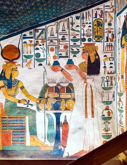 Nefertari faces Hathor