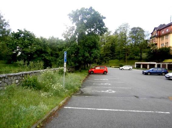 TO JE NAŠE (zdravé?) MĚSTO: Vimperk – parkoviště u Volyňky; divočina uprostřed městaZa krásnější Vimperk | Za krásnější