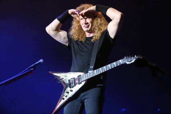 Zpěvák Dave Mustaine z Megadeth má rakovinu, kapela ruší koncerty