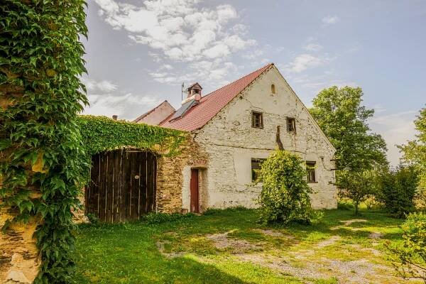 Prodej domu 1.256 m², pozemek 2.165 m², Netřebice, Jihočeský kraj