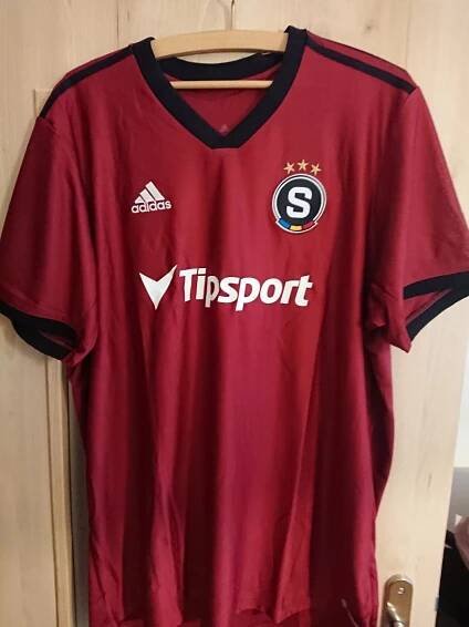 Dres a šála AC Sparta Praha - Vybavení pro kolektivní sporty