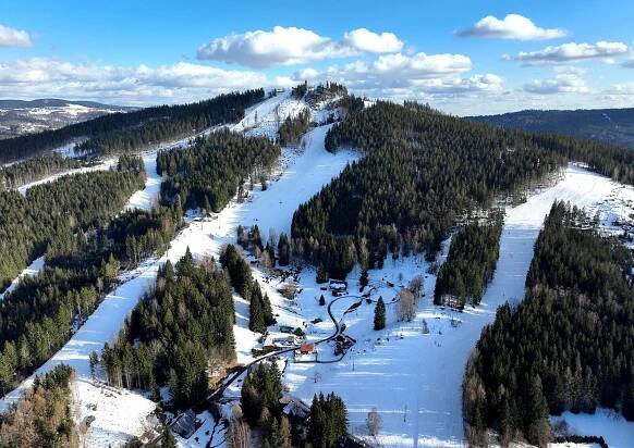 Pisty Tanvaldského Špičáku ocení sportovci a ti, kdo ráno neradi vstávají