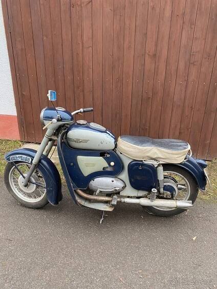 Jawa 250 Normandie kyvačka 353 SPZ - Hradec Králové